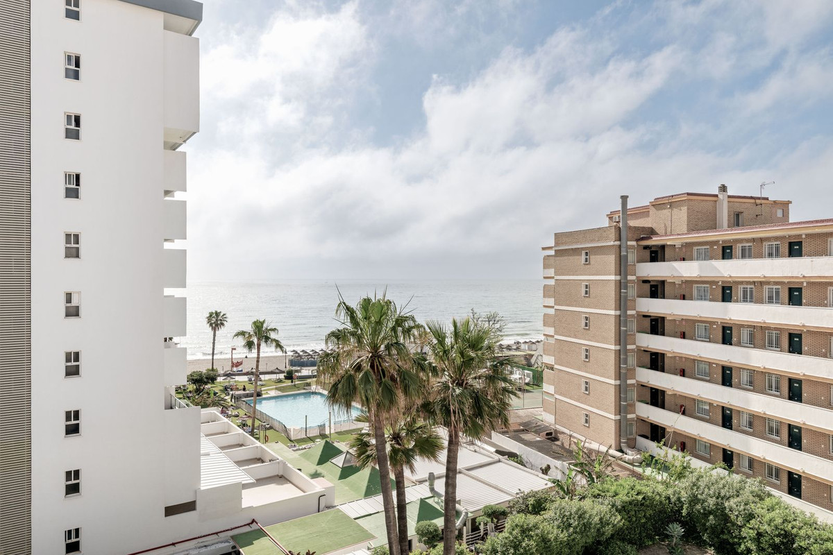 3 Bed Apartment for sale in Torremolinos Costa Del Sol, Málaga, Spain