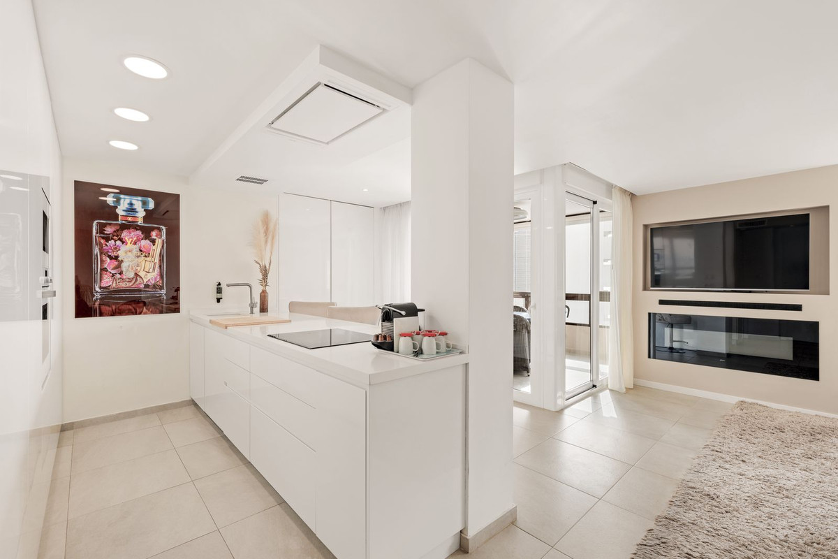 3 Bed Apartment for sale in Torremolinos Costa Del Sol, Málaga, Spain