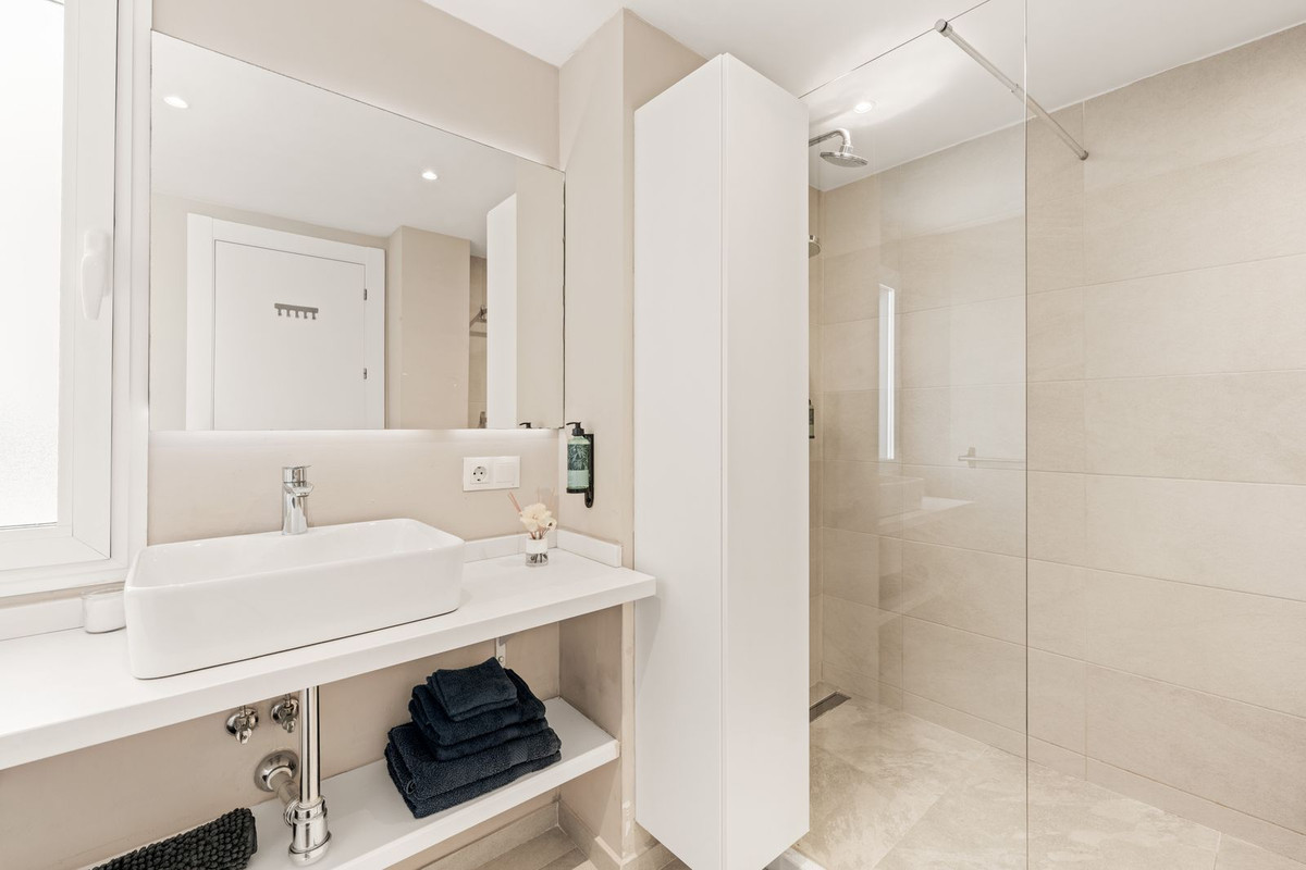 3 Bed Apartment for sale in Torremolinos Costa Del Sol, Málaga, Spain