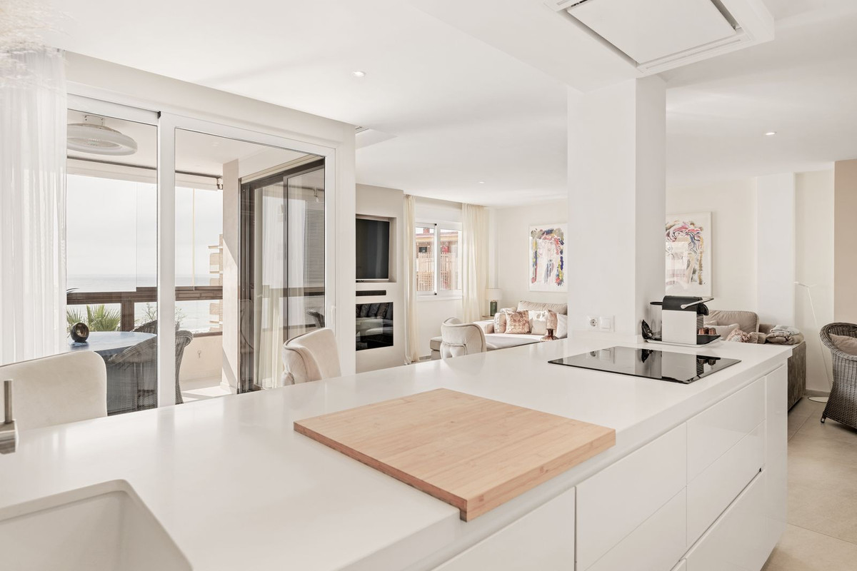3 Bed Apartment for sale in Torremolinos Costa Del Sol, Málaga, Spain