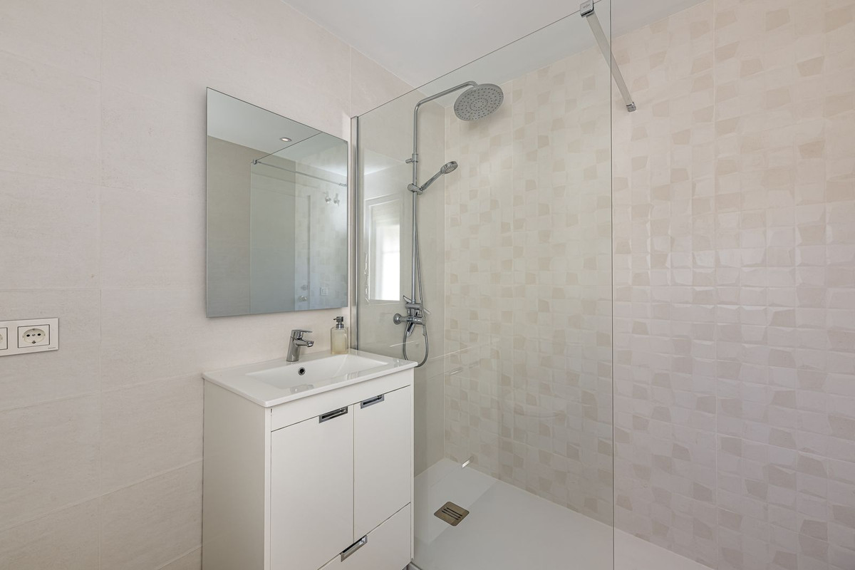 6 Bed Apartment for sale in San Pedro De Alcántara Costa Del Sol, Málaga, Spain