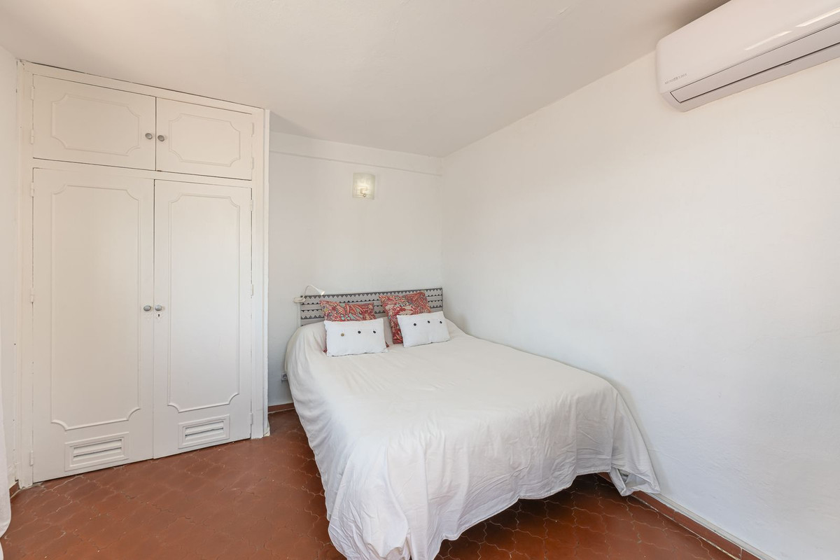 6 Bed Apartment for sale in San Pedro De Alcántara Costa Del Sol, Málaga, Spain