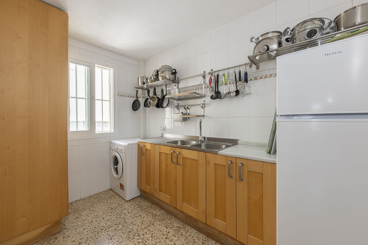 6 Bed Apartment for sale in San Pedro De Alcántara Costa Del Sol, Málaga, Spain