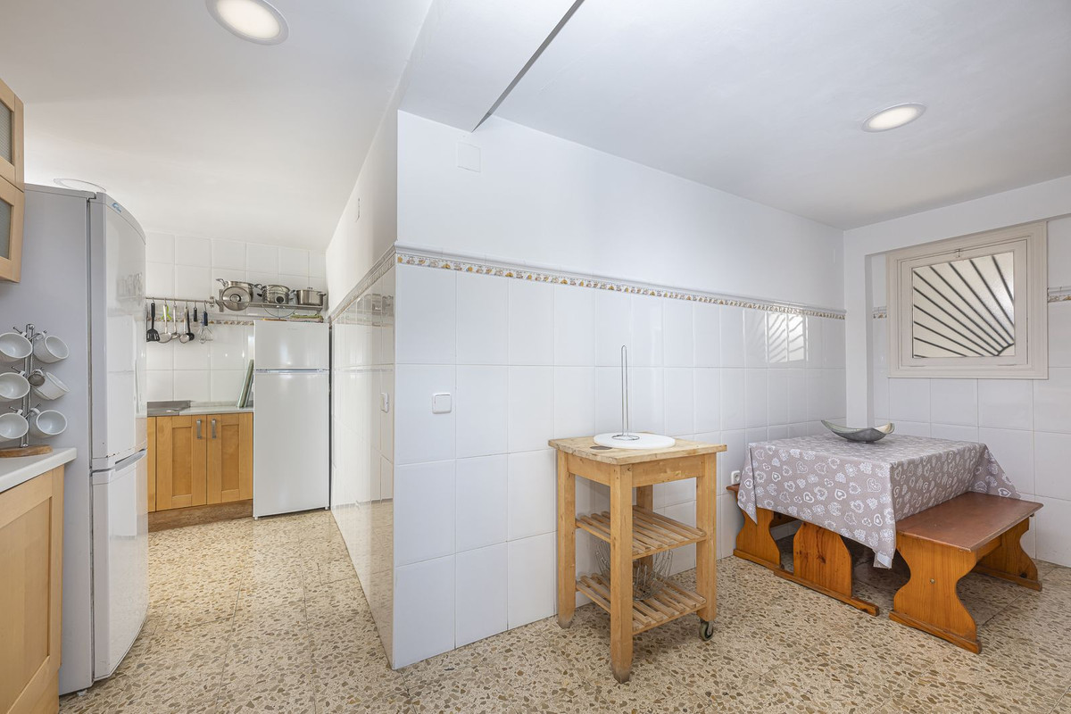 6 Bed Apartment for sale in San Pedro De Alcántara Costa Del Sol, Málaga, Spain