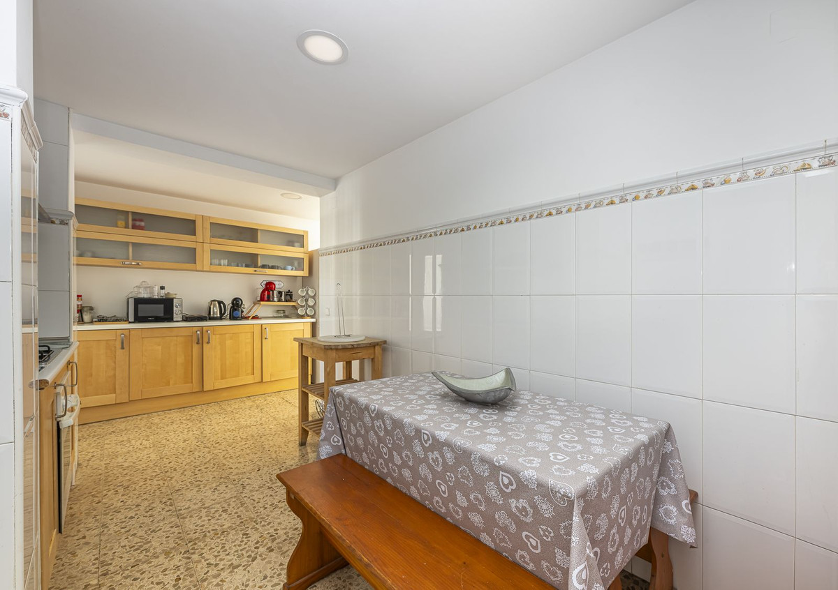 6 Bed Apartment for sale in San Pedro De Alcántara Costa Del Sol, Málaga, Spain