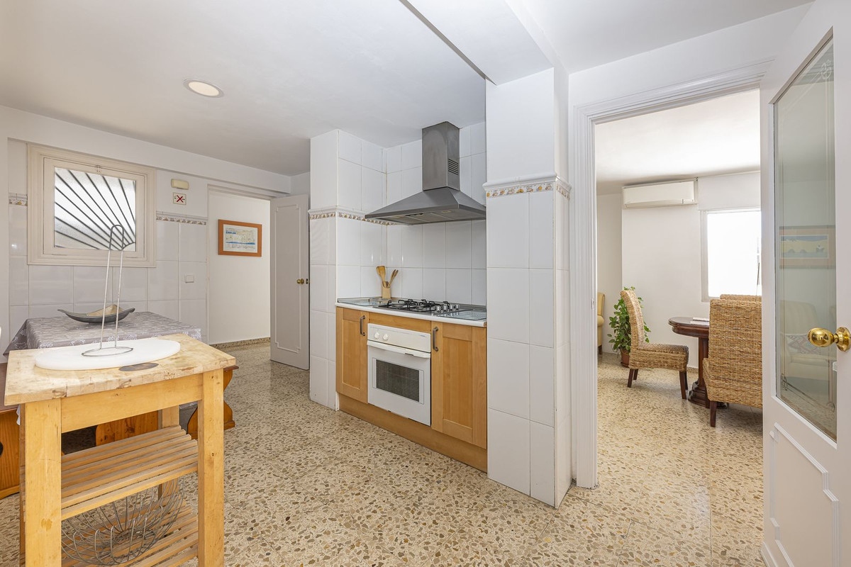 6 Bed Apartment for sale in San Pedro De Alcántara Costa Del Sol, Málaga, Spain