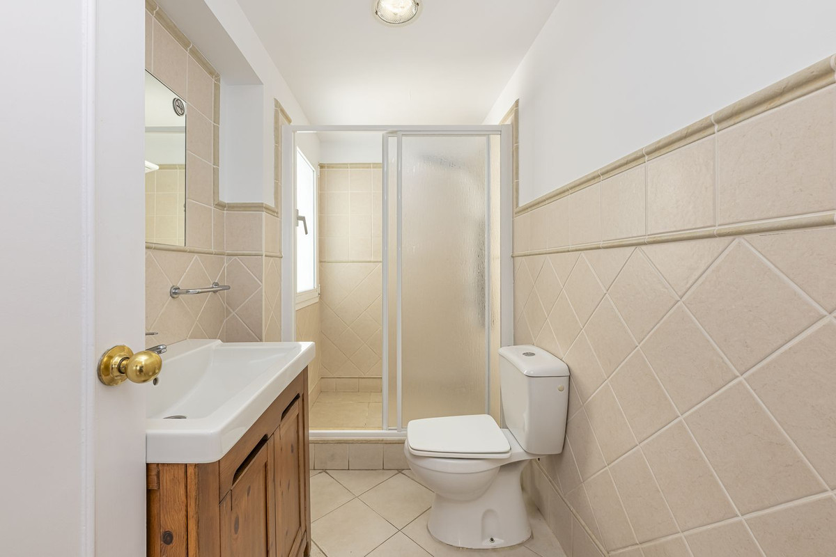 6 Bed Apartment for sale in San Pedro De Alcántara Costa Del Sol, Málaga, Spain