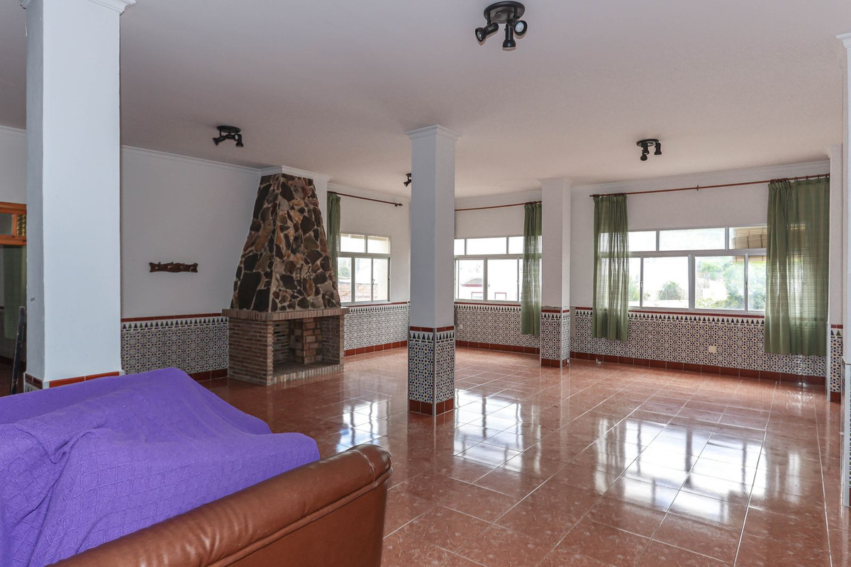 26 Bed Commercial unit for sale in Tolox Costa Del Sol, Málaga, Spain