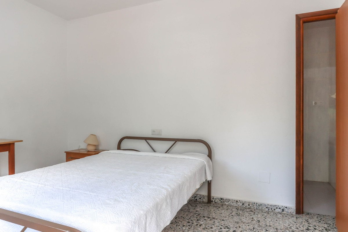 26 Bed Commercial unit for sale in Tolox Costa Del Sol, Málaga, Spain