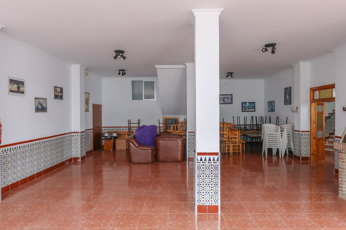 26 Bed Commercial unit for sale in Tolox Costa Del Sol, Málaga, Spain