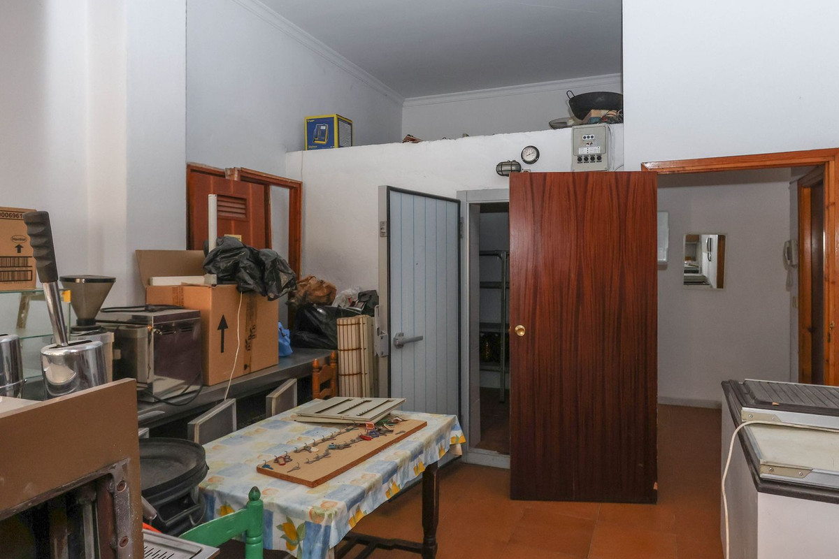 26 Bed Commercial unit for sale in Tolox Costa Del Sol, Málaga, Spain