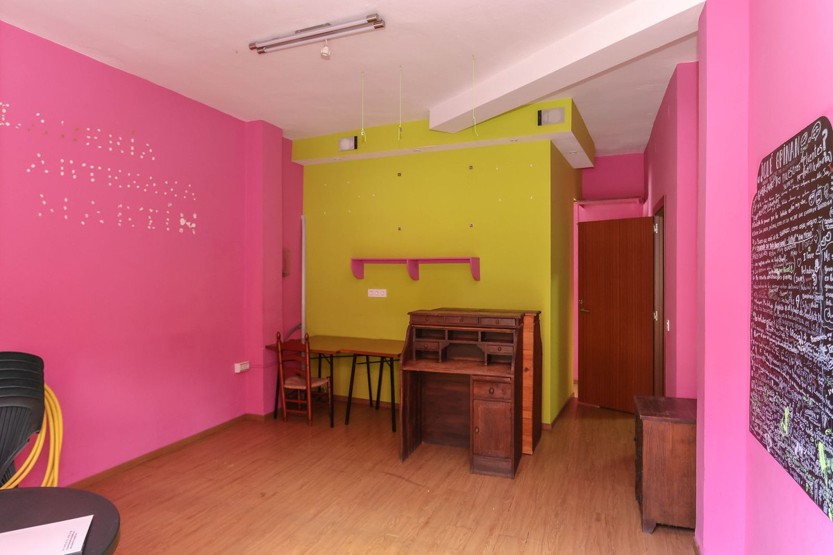 26 Bed Commercial unit for sale in Tolox Costa Del Sol, Málaga, Spain