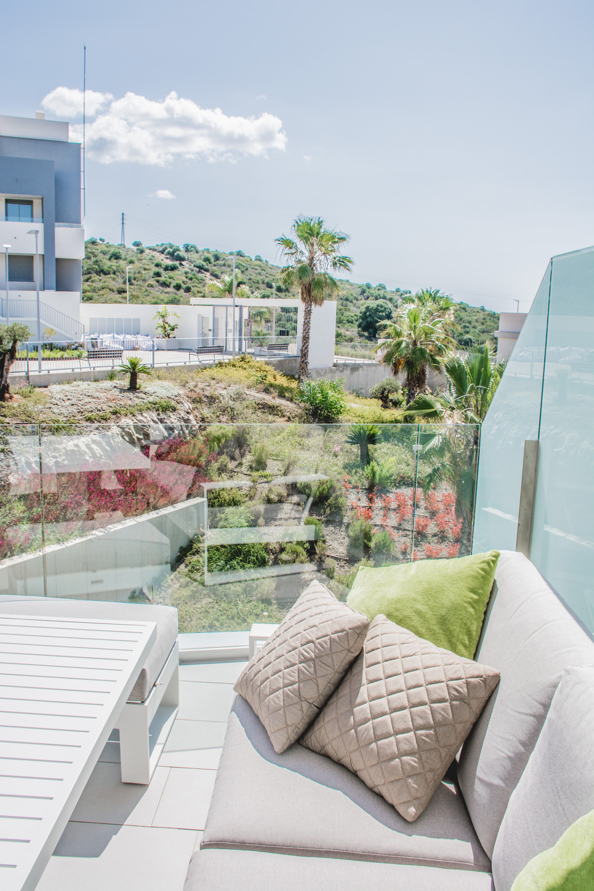 Se vende Apartamento Planta Media de 2 dormitorios en Costa Del Sol, Málaga, España