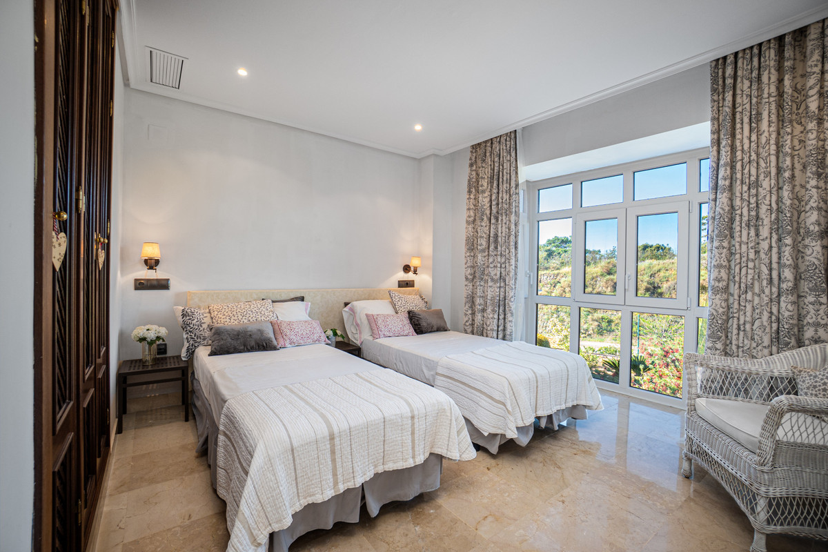3 Bed Apartment for sale in Marbella Costa Del Sol, Málaga, Spain