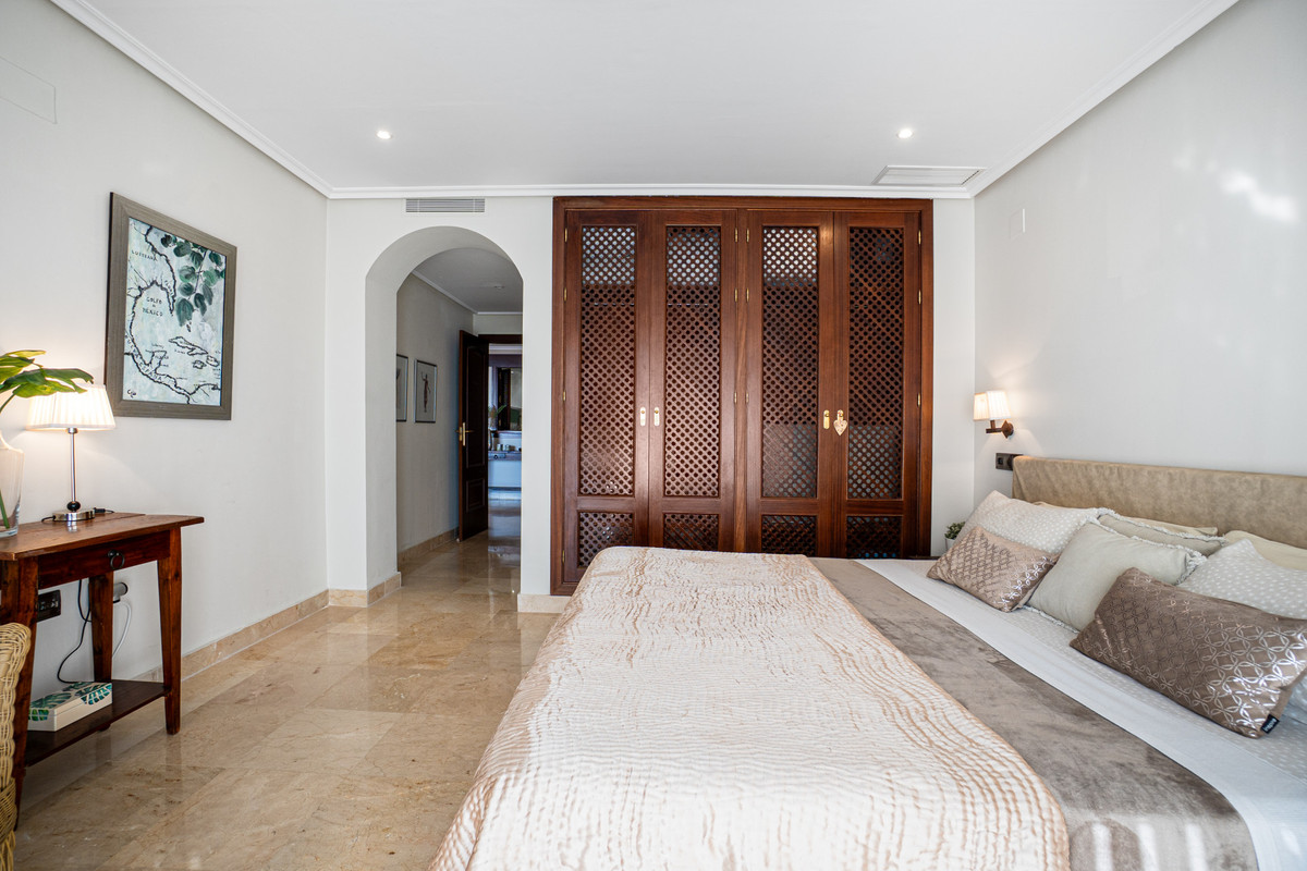 3 Bed Apartment for sale in Marbella Costa Del Sol, Málaga, Spain