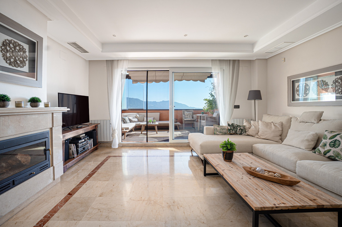 3 Bed Apartment for sale in Marbella Costa Del Sol, Málaga, Spain