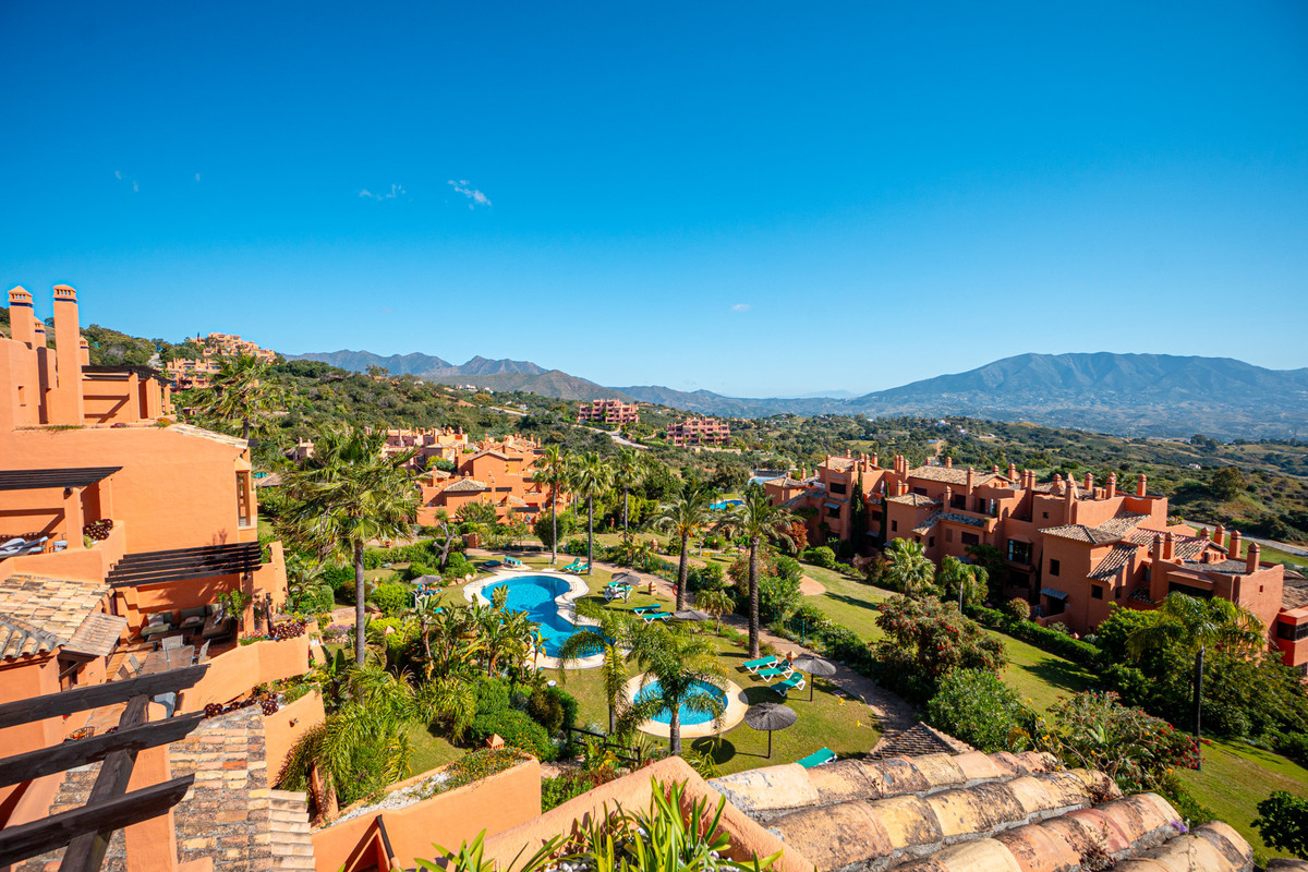 3 Bed Apartment for sale in Marbella Costa Del Sol, Málaga, Spain