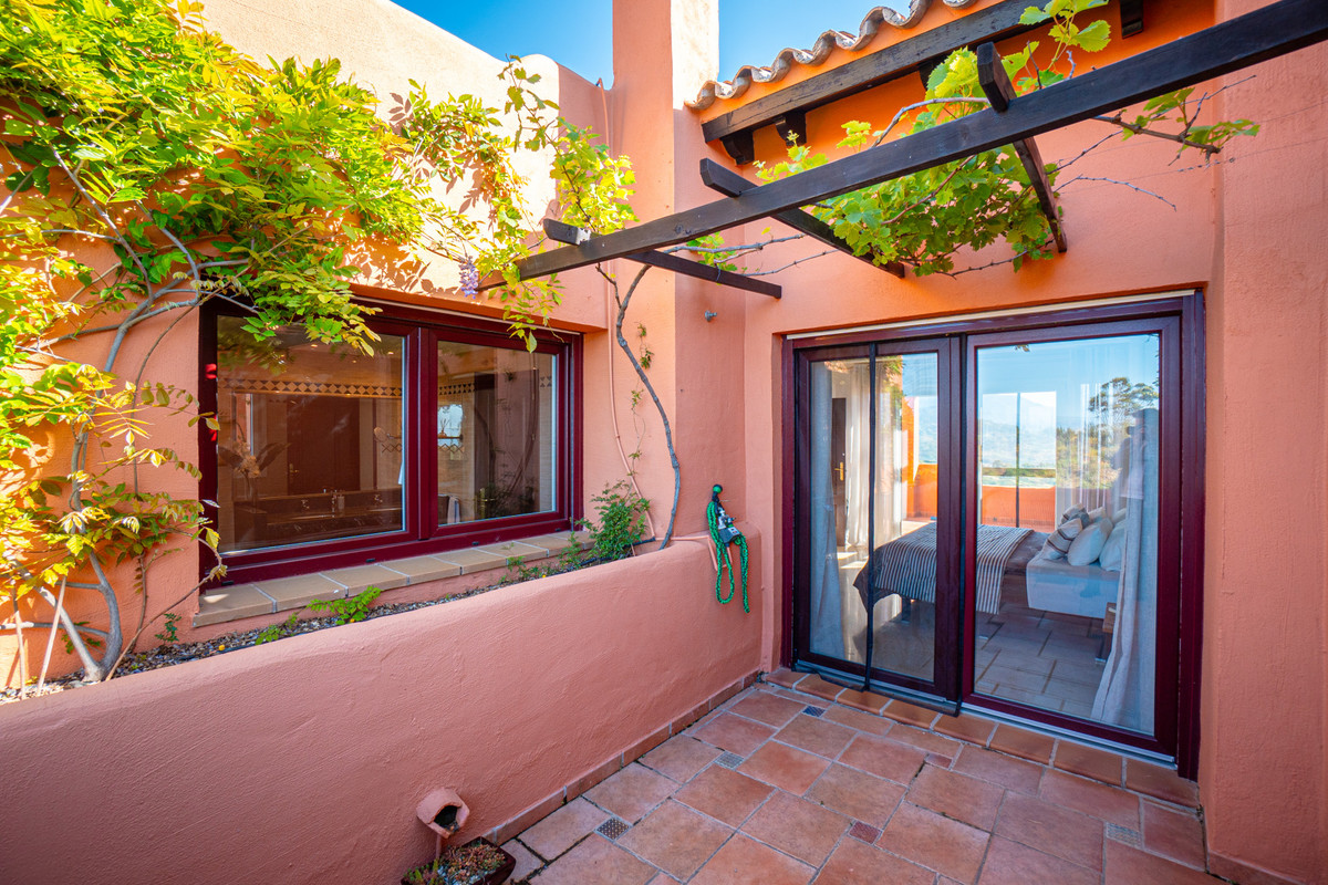 3 Bed Apartment for sale in Marbella Costa Del Sol, Málaga, Spain