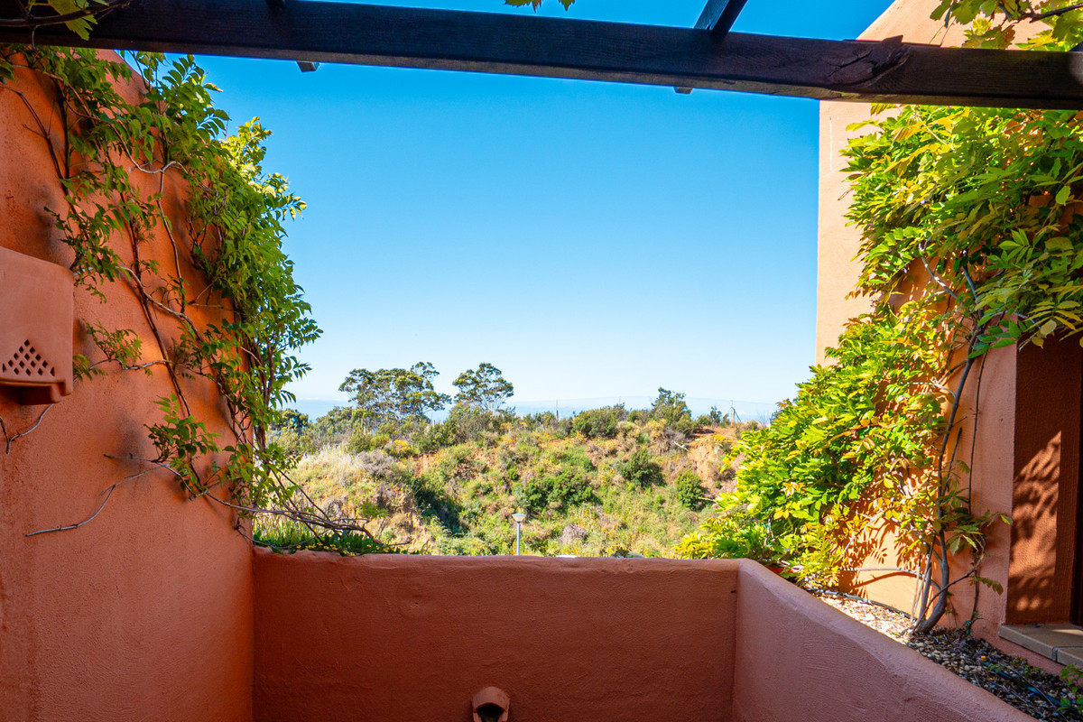 3 Bed Apartment for sale in Marbella Costa Del Sol, Málaga, Spain