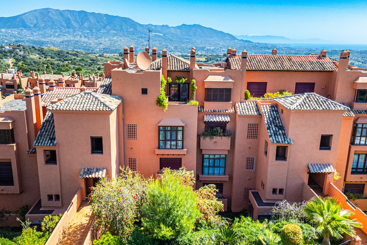 3 Bed Apartment for sale in Marbella Costa Del Sol, Málaga, Spain