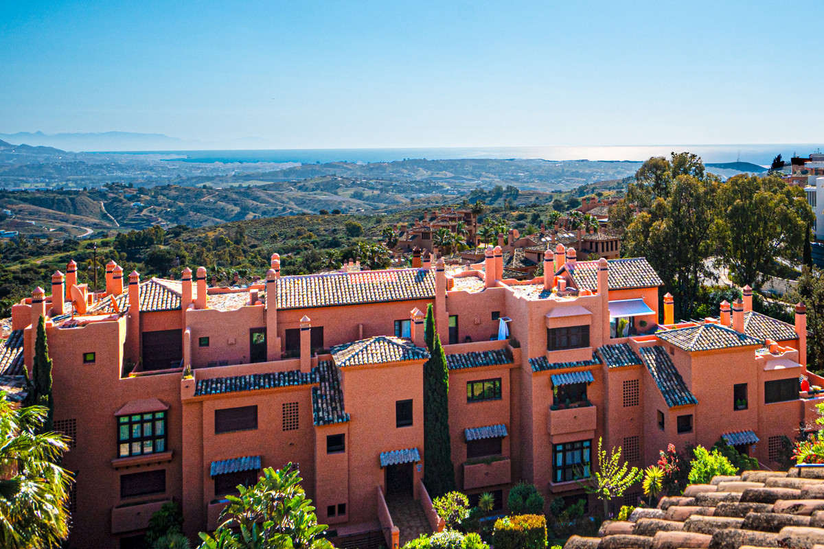 3 Bed Apartment for sale in Marbella Costa Del Sol, Málaga, Spain