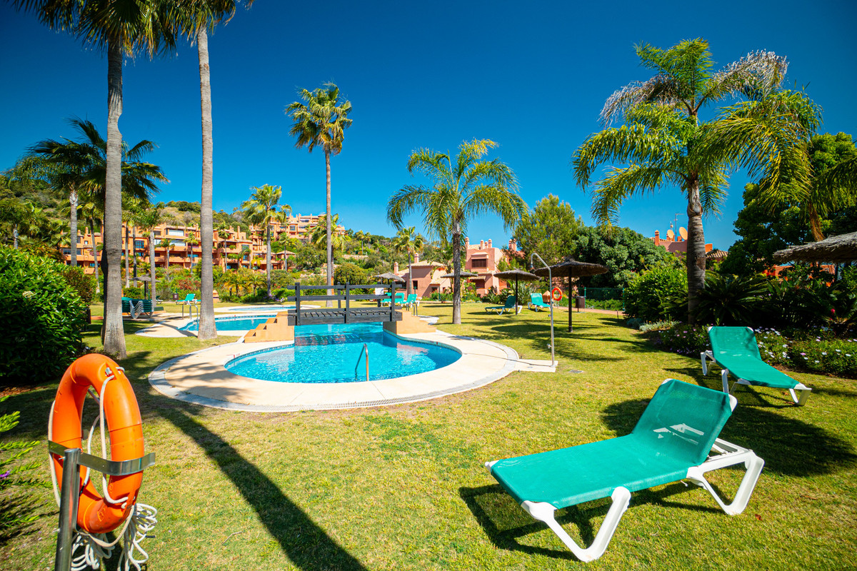 3 Bed Apartment for sale in Marbella Costa Del Sol, Málaga, Spain