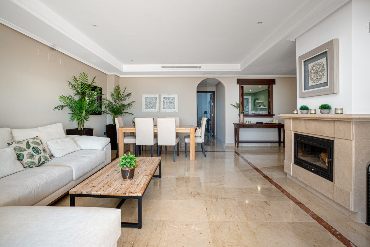 3 Bed Apartment for sale in Marbella Costa Del Sol, Málaga, Spain