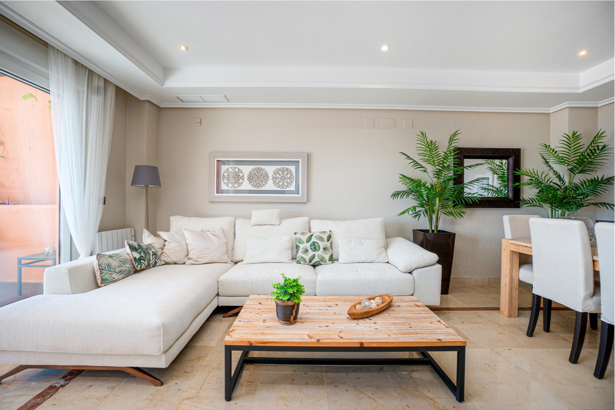 3 Bed Apartment for sale in Marbella Costa Del Sol, Málaga, Spain