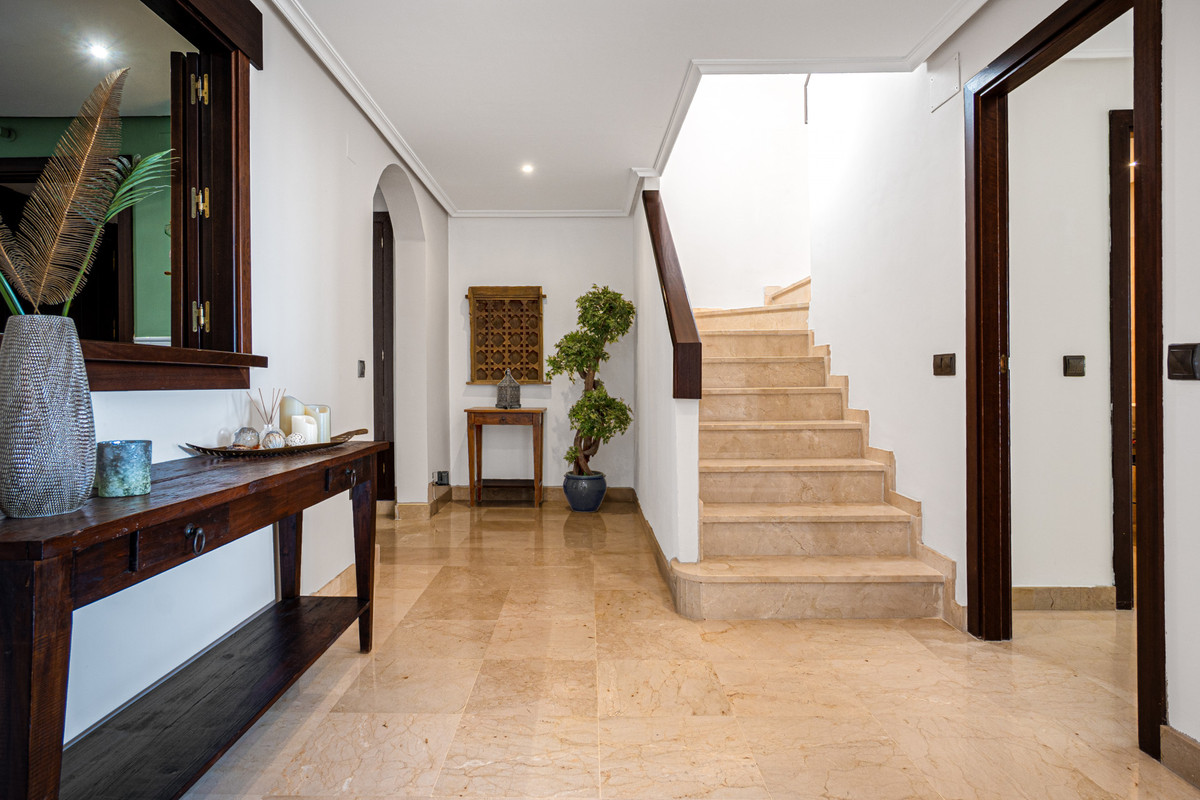 3 Bed Apartment for sale in Marbella Costa Del Sol, Málaga, Spain