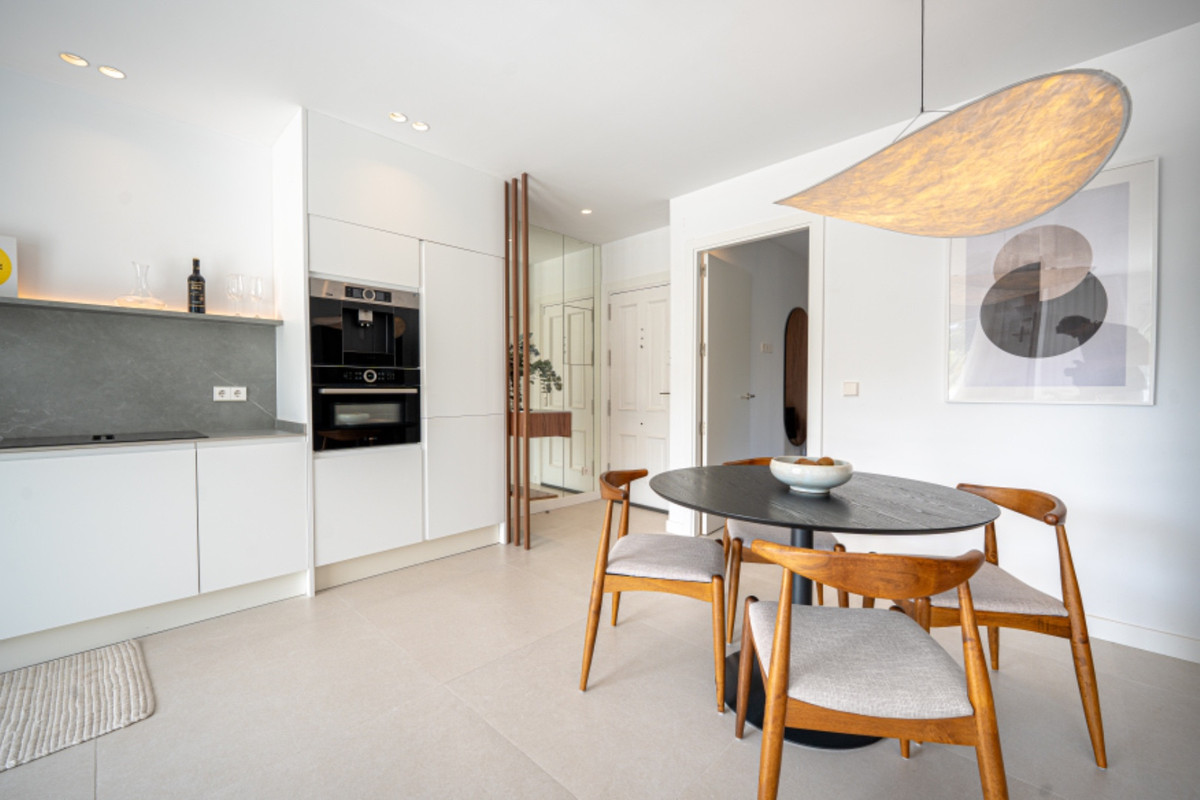 Se vende Apartamento Planta Media de 2 dormitorios en Costa Del Sol, Málaga, España