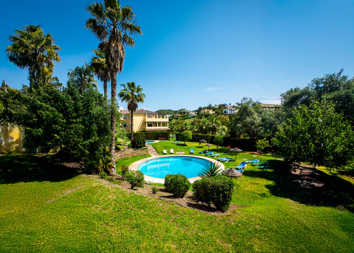 Se vende Apartamento Planta Media de 2 dormitorios en Costa Del Sol, Málaga, España