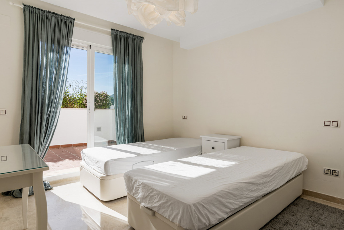 4 Bed Apartment for sale in Nueva Andalucía Costa Del Sol, Málaga, Spain
