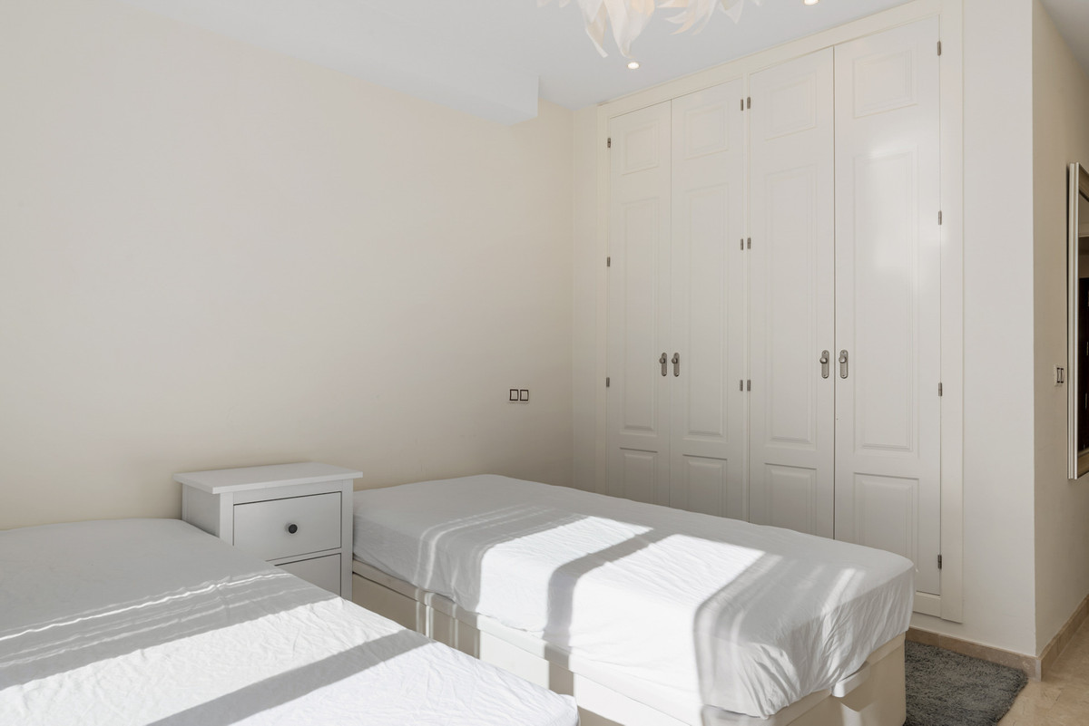 4 Bed Apartment for sale in Nueva Andalucía Costa Del Sol, Málaga, Spain