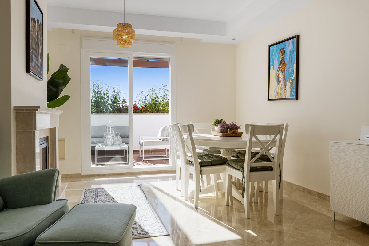 4 Bed Apartment for sale in Nueva Andalucía Costa Del Sol, Málaga, Spain