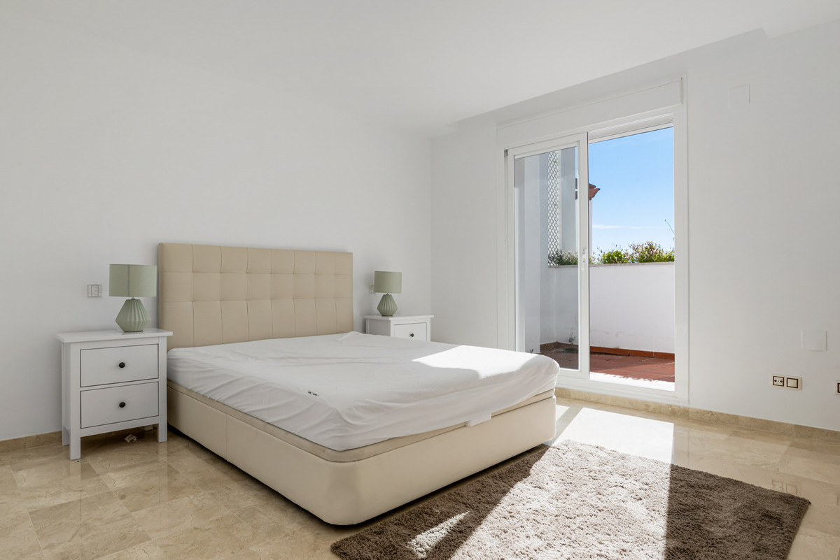 4 Bed Apartment for sale in Nueva Andalucía Costa Del Sol, Málaga, Spain