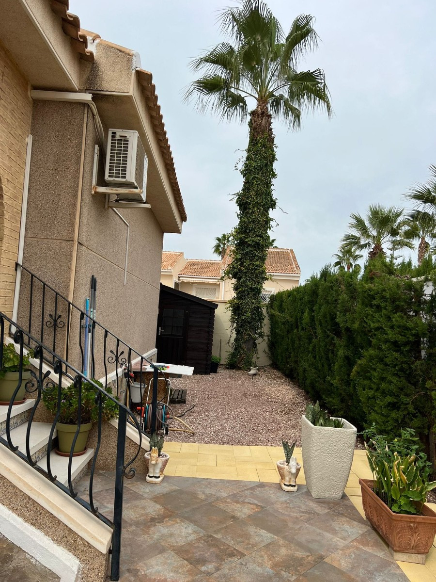 Se vende Villa - Chalet de 3 dormitorios en Costa Blanca, Alicante, España