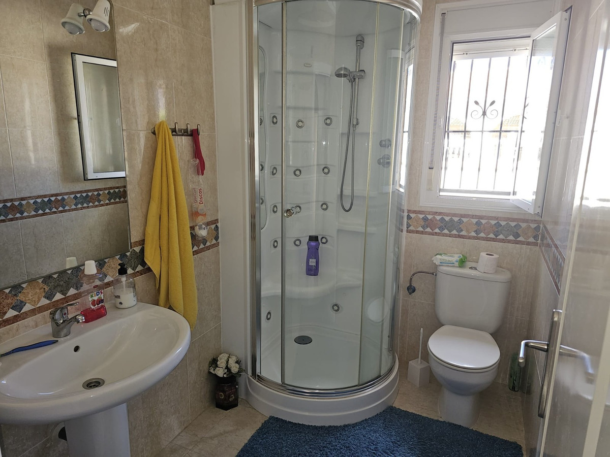 Se vende Villa - Chalet de 3 dormitorios en Costa Blanca, Alicante, España