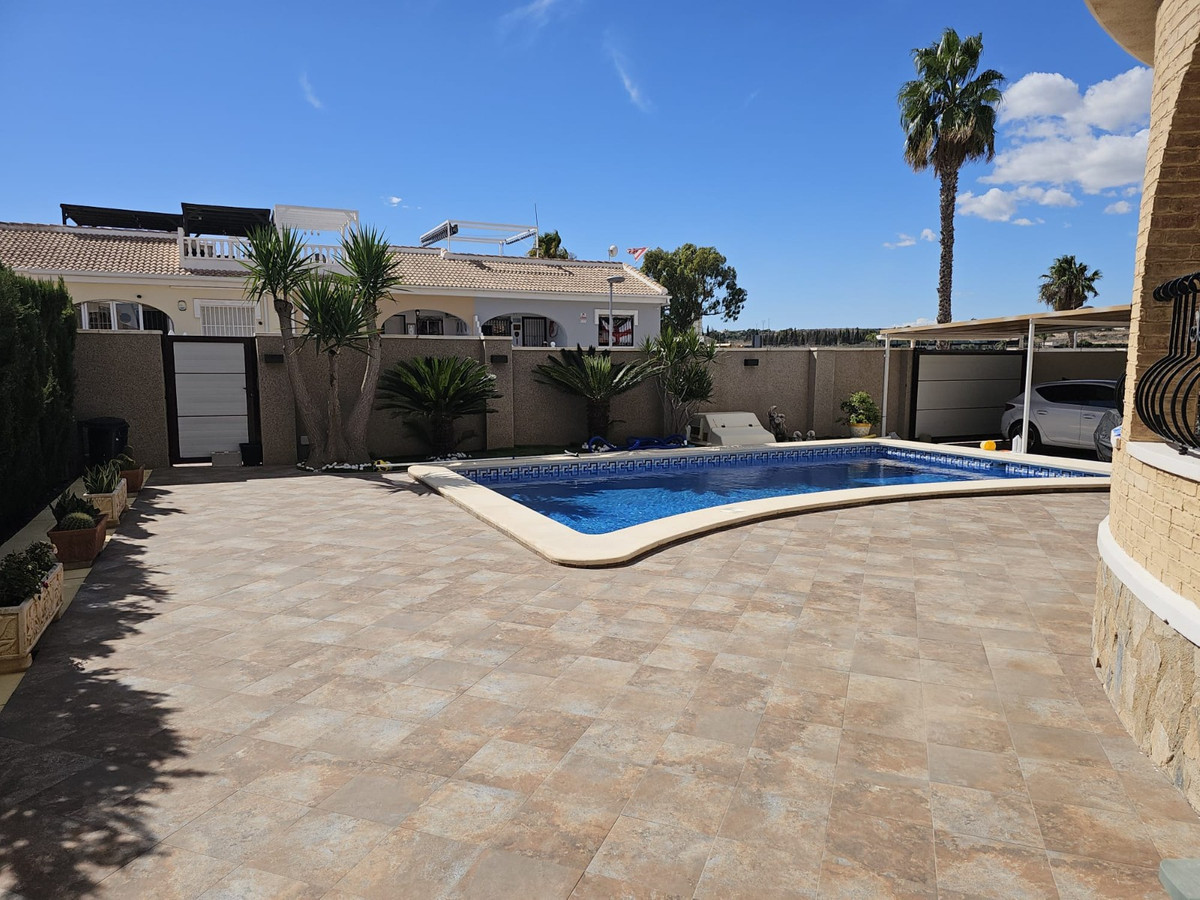 Se vende Villa - Chalet de 3 dormitorios en Costa Blanca, Alicante, España