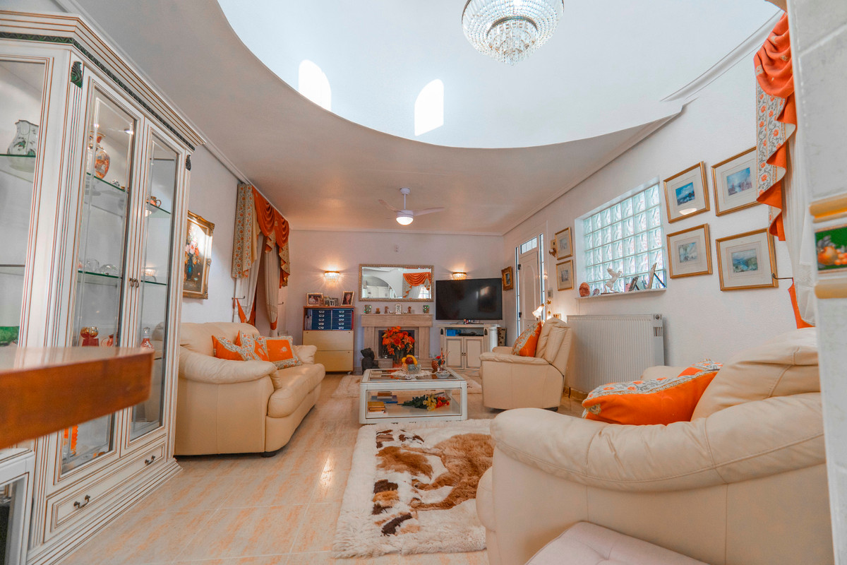 Se vende Villa - Chalet de 5 dormitorios en Costa Blanca, Alicante, España