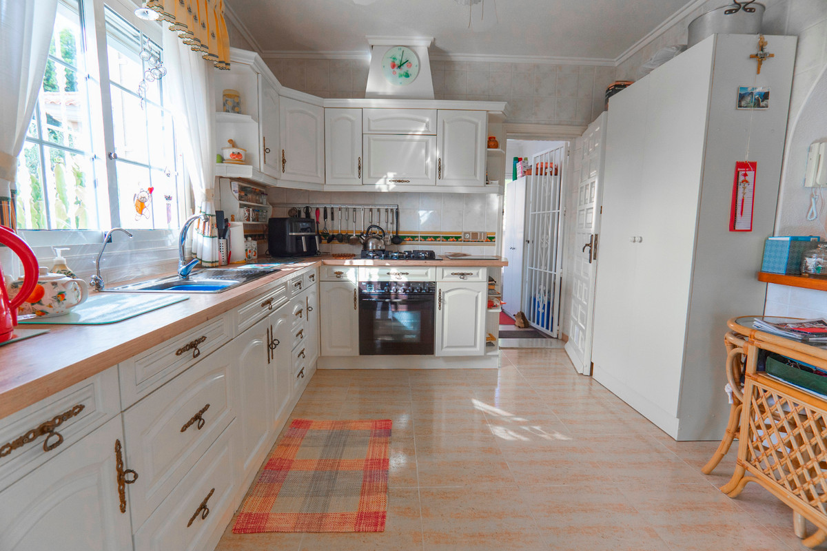 Se vende Villa - Chalet de 5 dormitorios en Costa Blanca, Alicante, España
