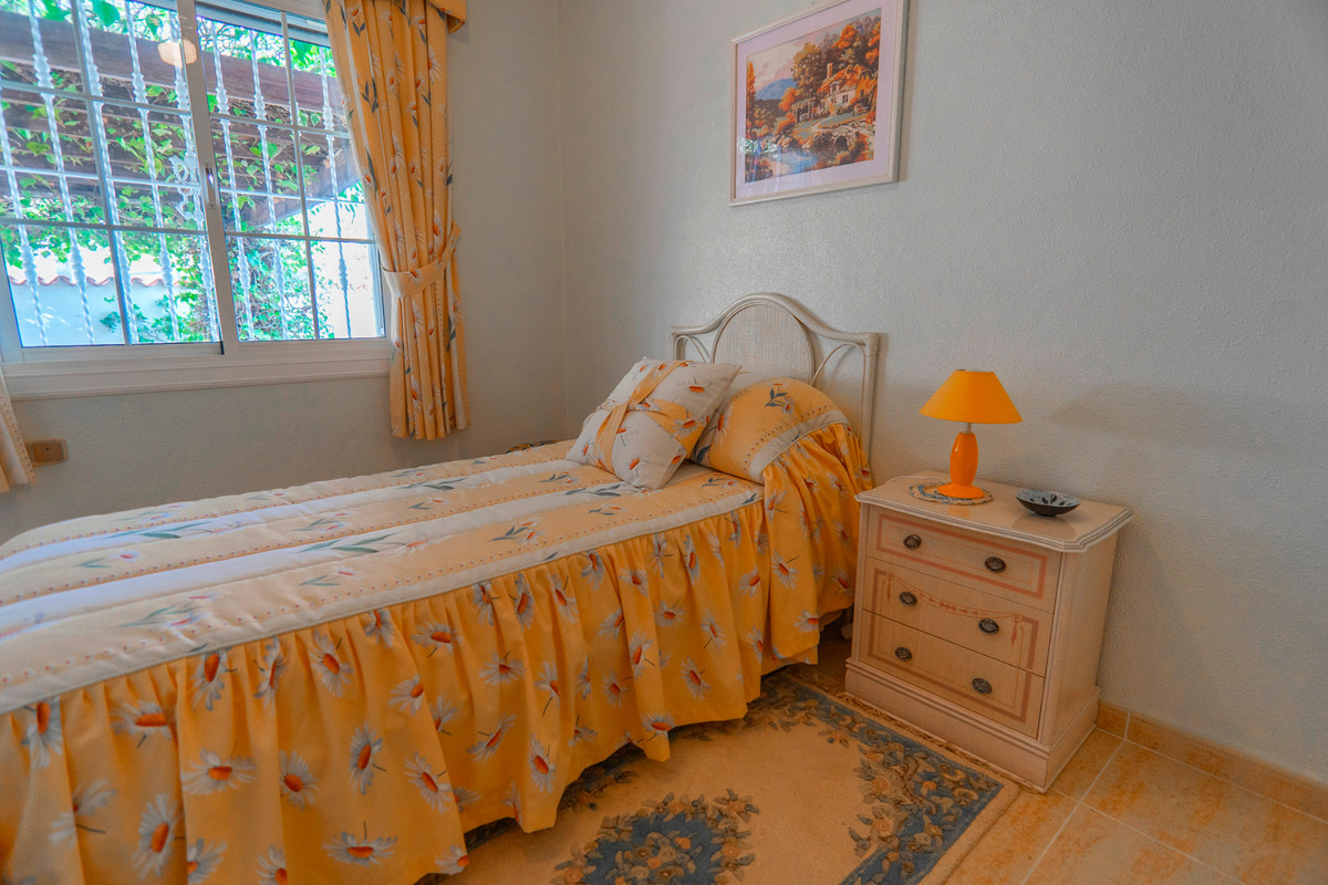 Se vende Villa - Chalet de 5 dormitorios en Costa Blanca, Alicante, España