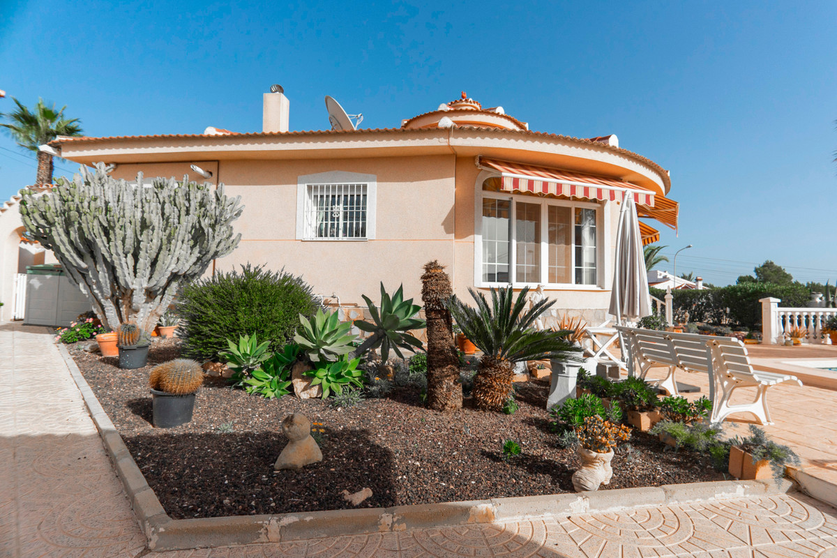 Se vende Villa - Chalet de 5 dormitorios en Costa Blanca, Alicante, España