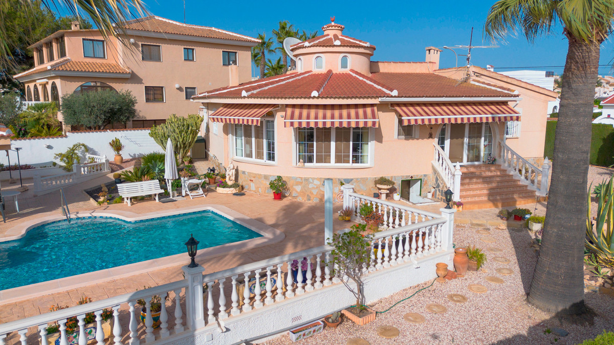 Se vende Villa - Chalet de 5 dormitorios en Costa Blanca, Alicante, España