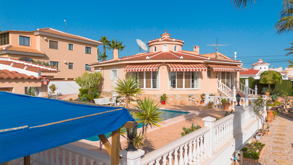 Se vende Villa - Chalet de 5 dormitorios en Costa Blanca, Alicante, España