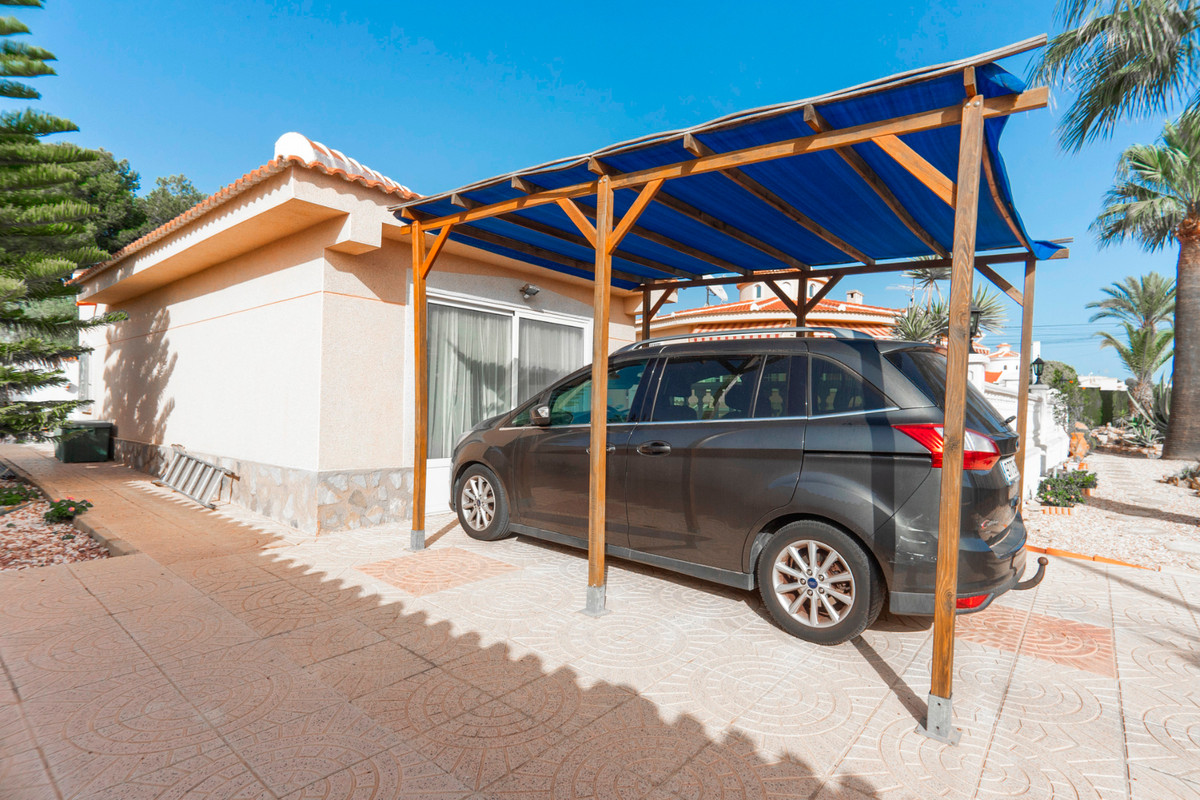 Se vende Villa - Chalet de 5 dormitorios en Costa Blanca, Alicante, España