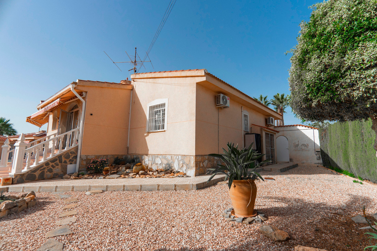 Se vende Villa - Chalet de 5 dormitorios en Costa Blanca, Alicante, España