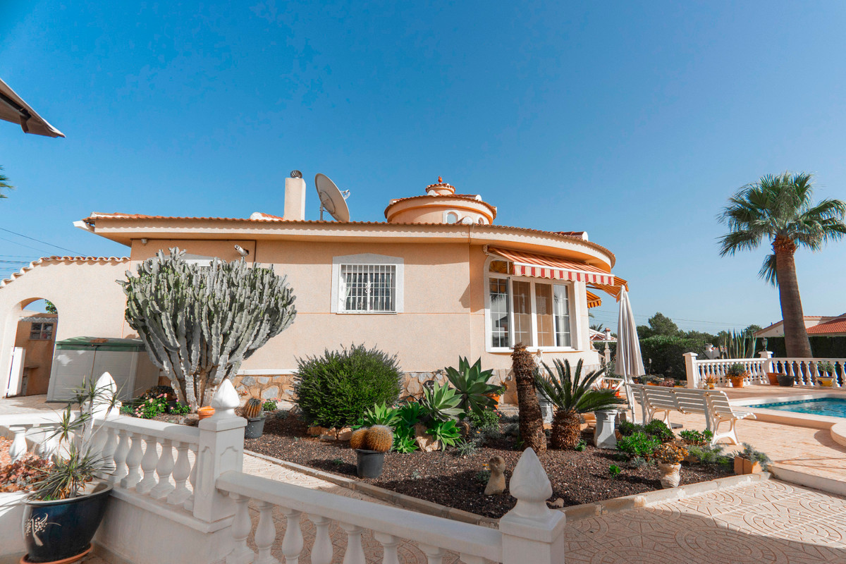 Se vende Villa - Chalet de 5 dormitorios en Costa Blanca, Alicante, España