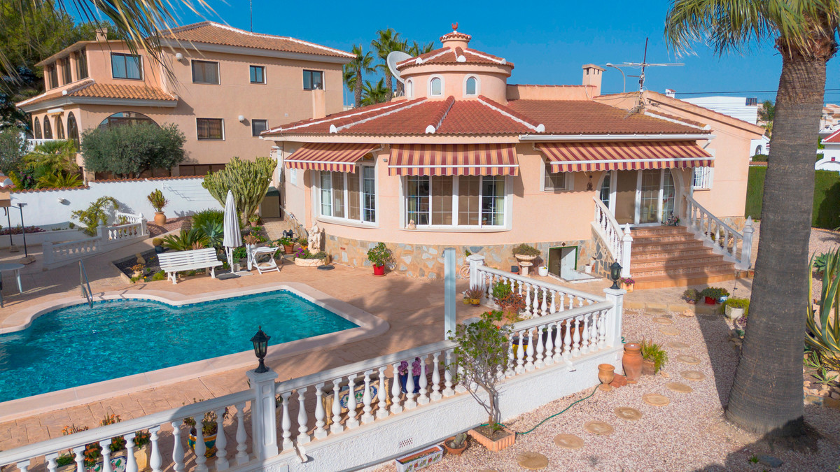 Se vende Villa - Chalet de 5 dormitorios en Costa Blanca, Alicante, España