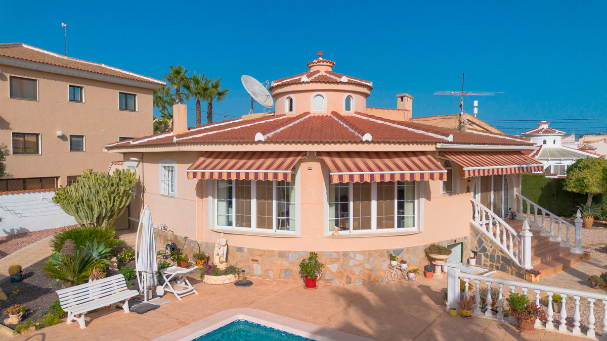 Se vende Villa - Chalet de 5 dormitorios en Costa Blanca, Alicante, España