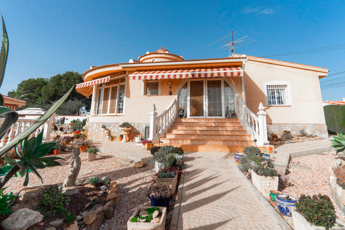 Se vende Villa - Chalet de 5 dormitorios en Costa Blanca, Alicante, España